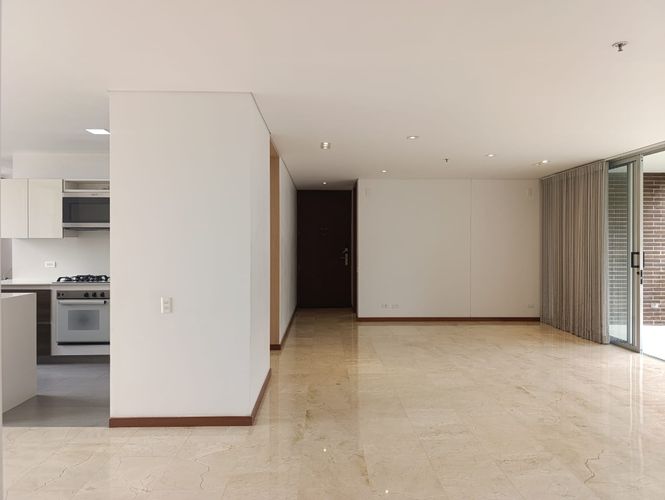 Apartamento de 3 alcobas en arriendo en El Poblado, Medellín, 170 m² · foto 5 de 19