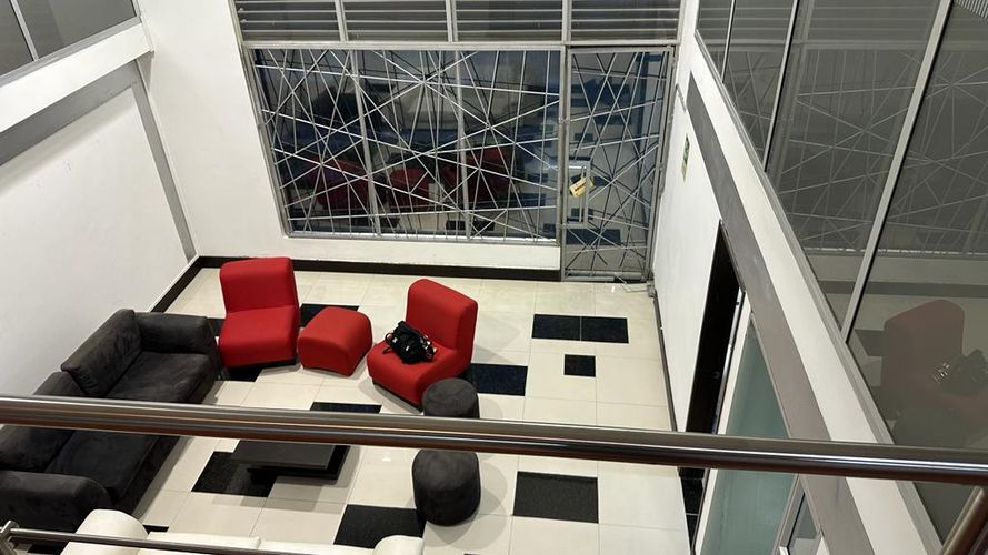 Local en venta en Pinares, Pereira, 337 m² · foto 2 de 17