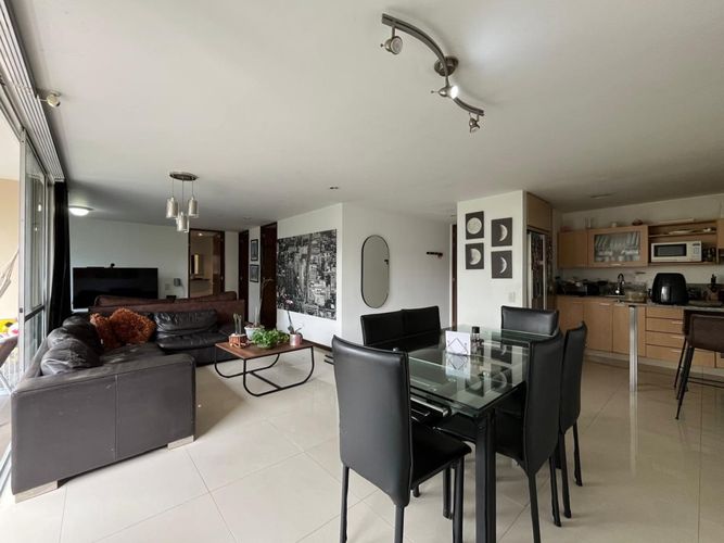 Apartamento de 2 alcobas en arriendo en El Poblado, Medellín, 125 m² · foto 3 de 14