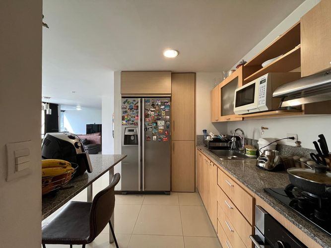 Apartamento de 2 alcobas en arriendo en El Poblado, Medellín, 125 m² · foto 4 de 14