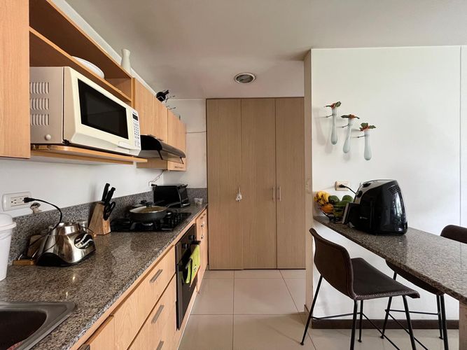 Apartamento de 2 alcobas en arriendo en El Poblado, Medellín, 125 m² · foto 6 de 14