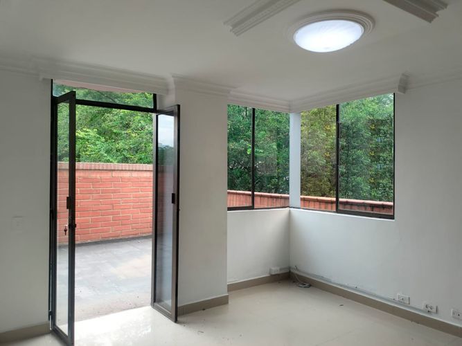 Apartamento de 2 alcobas en arriendo en El Poblado, Medellín, 74 m² · foto 2 de 15