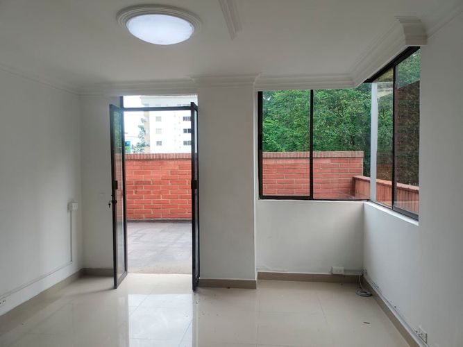 Apartamento de 2 alcobas en arriendo en El Poblado, Medellín, 74 m² · foto 3 de 15