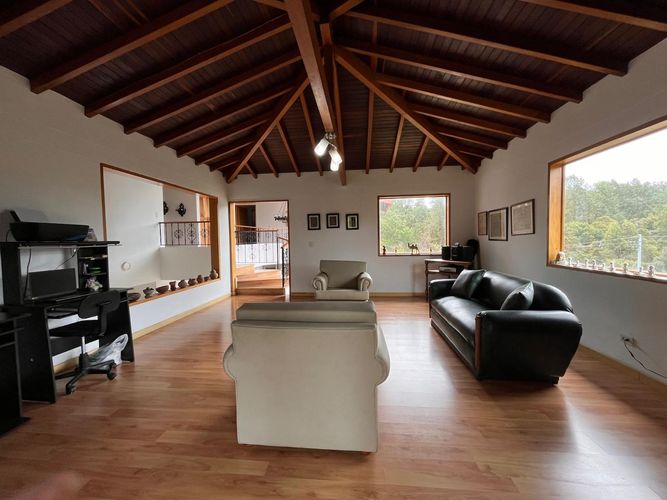 Casa de 3 alcobas en venta en Escobero, Envigado, 425 m² · foto 4 de 20