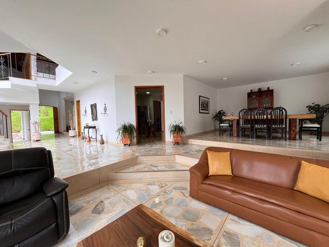 Casa de 3 alcobas en venta en Escobero, Envigado, 425 m² · foto 5 de 20