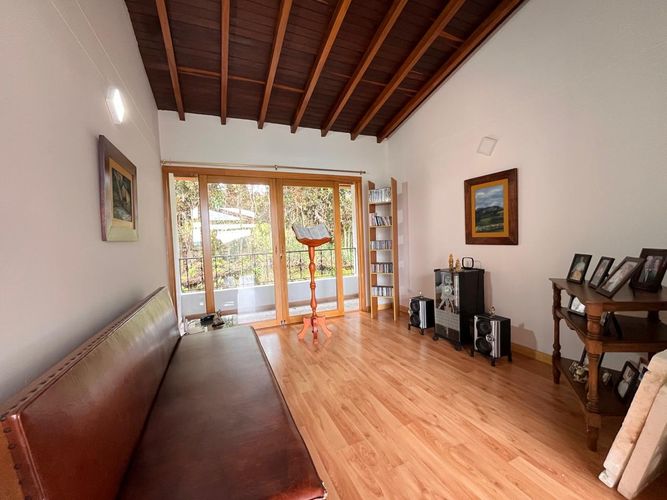 Casa de 3 alcobas en venta en Escobero, Envigado, 425 m² · foto 15 de 20