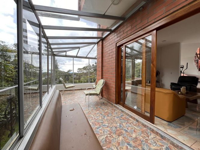 Casa de 3 alcobas en venta en Escobero, Envigado, 425 m² · foto 19 de 20