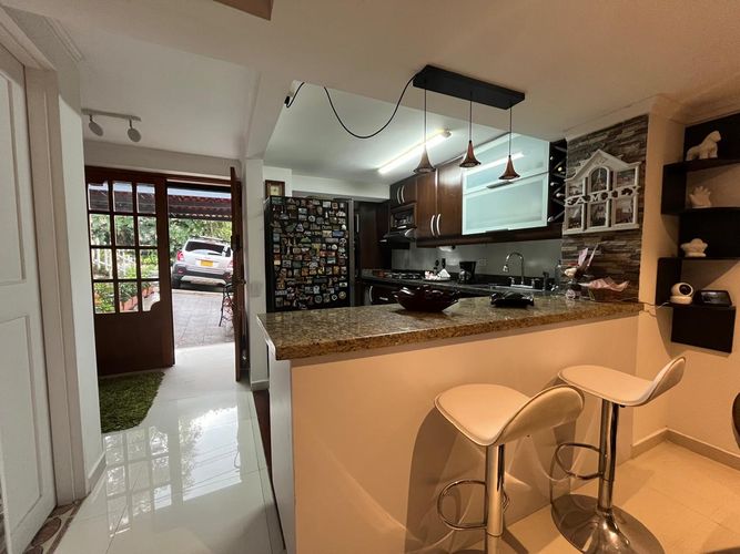 Casa de 3 alcobas en venta en El Poblado, Medellín, 180 m² · foto 10 de 17