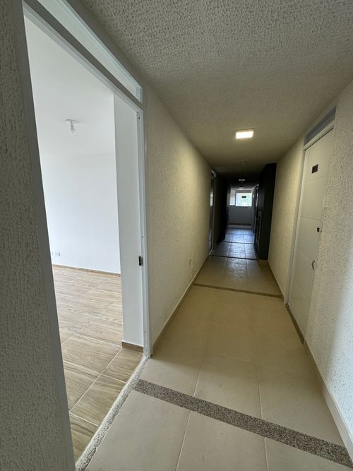 Apartaestudio en venta en El Redil, Bogotá, 38 m² · foto 2 de 24