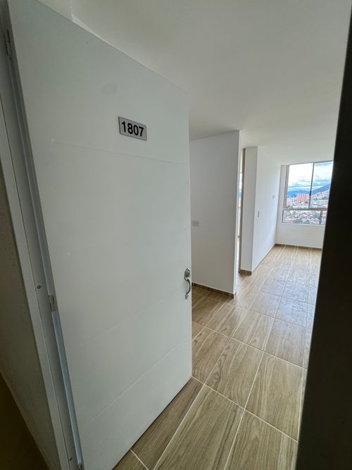 Apartaestudio en venta en El Redil, Bogotá, 38 m² · foto 3 de 24