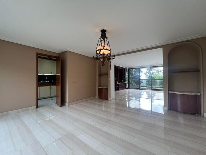 Apartamento de 4 alcobas en arriendo en El Poblado, Medellín, 270 m² · foto 4 de 15