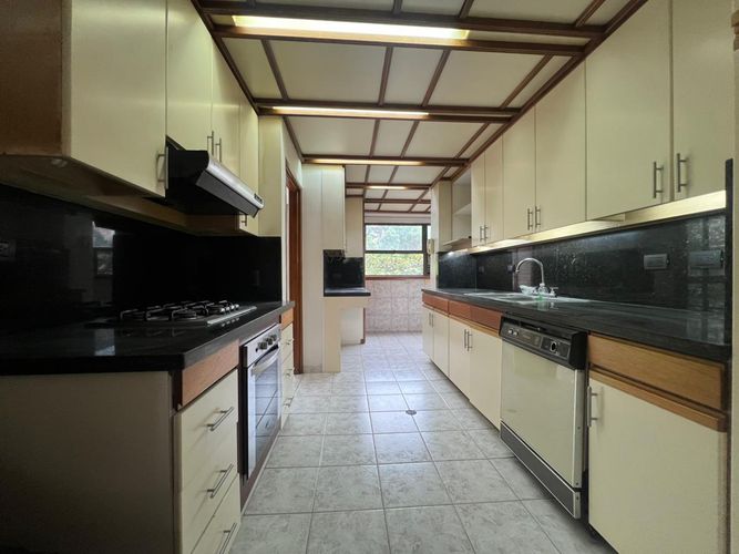Apartamento de 4 alcobas en arriendo en El Poblado, Medellín, 270 m² · foto 6 de 15