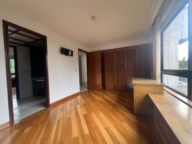 Apartamento de 4 alcobas en arriendo en El Poblado, Medellín, 270 m² · foto 7 de 15
