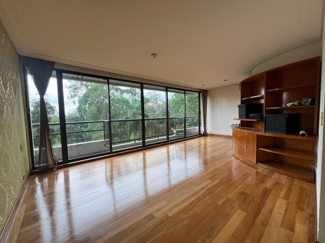 Apartamento de 4 alcobas en arriendo en El Poblado, Medellín, 270 m² · foto 10 de 15
