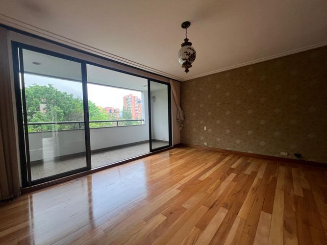 Apartamento de 4 alcobas en arriendo en El Poblado, Medellín, 270 m² · foto 11 de 15