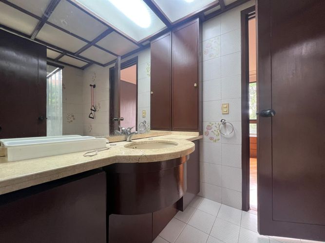 Apartamento de 4 alcobas en arriendo en El Poblado, Medellín, 270 m² · foto 15 de 15