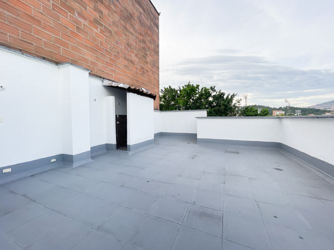 Apartamento de 5 alcobas en venta en Florida Nueva, Medellín, 129 m² · foto 9 de 20