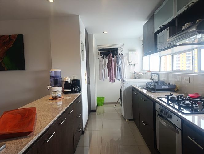 Apartamento de 3 alcobas en arriendo en El Poblado, Medellín, 120 m² · foto 5 de 19