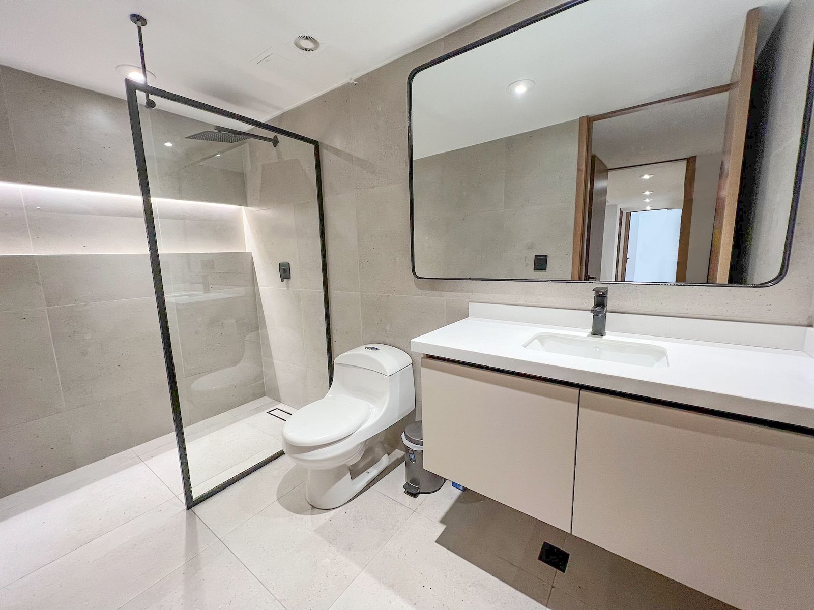 Apartamento en venta en Los Rosales, Bogotá · foto 16 de 19