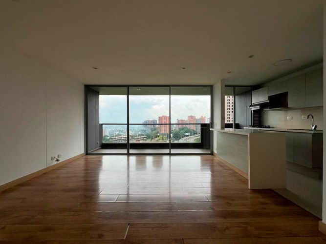 Apartamento de 2 alcobas en arriendo en El Poblado, Medellín, 75 m² · foto 3 de 15