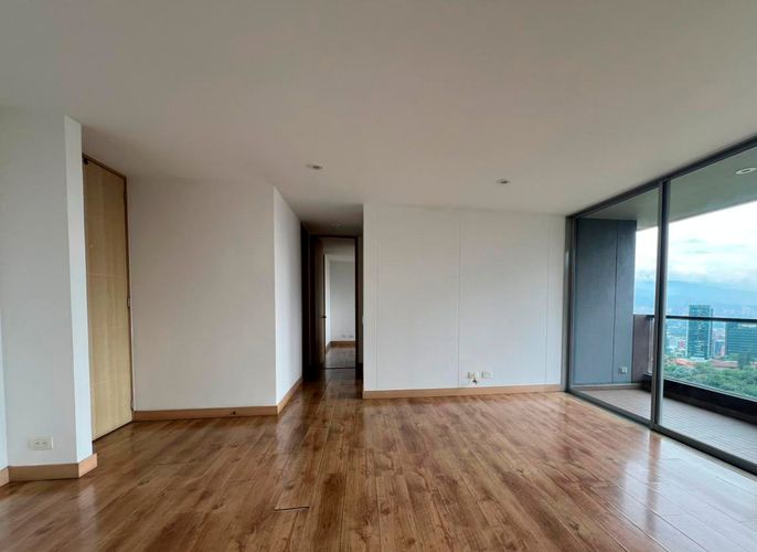 Apartamento de 2 alcobas en arriendo en El Poblado, Medellín, 75 m² · foto 4 de 15
