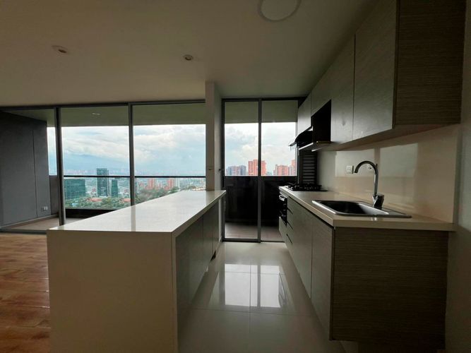 Apartamento de 2 alcobas en arriendo en El Poblado, Medellín, 75 m² · foto 6 de 15