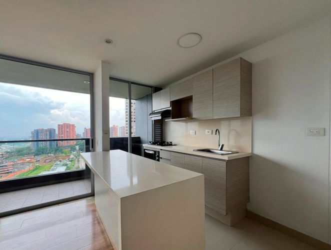 Apartamento de 2 alcobas en arriendo en El Poblado, Medellín, 75 m² · foto 7 de 15