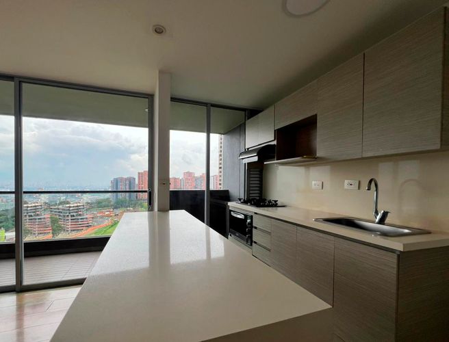 Apartamento de 2 alcobas en arriendo en El Poblado, Medellín, 75 m² · foto 8 de 15