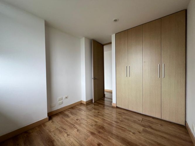 Apartamento de 2 alcobas en arriendo en El Poblado, Medellín, 75 m² · foto 13 de 15