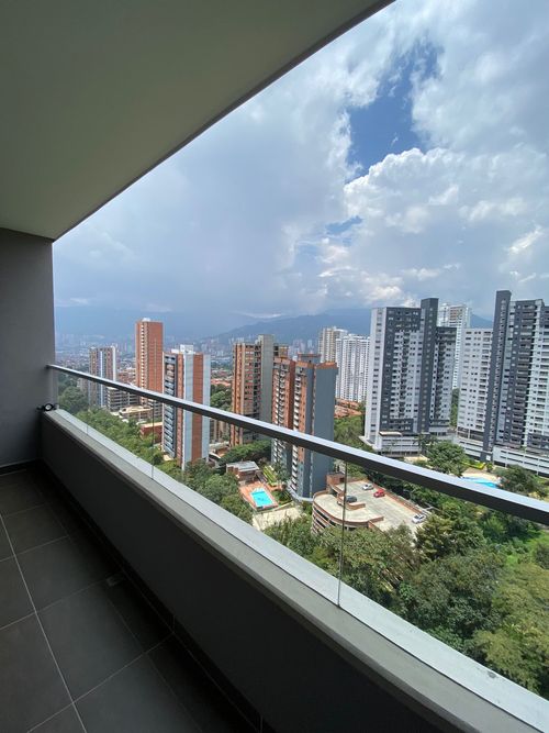 Apartamento de 2 alcobas en venta en Suramerica, Itagüí, 75 m² · foto 8 de 24