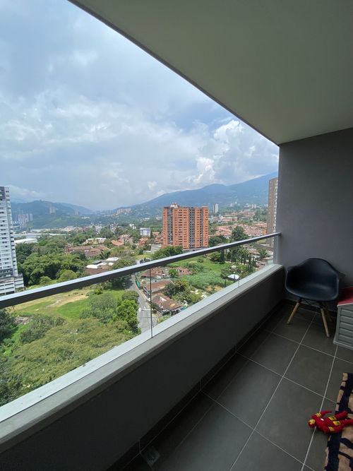 Apartamento de 2 alcobas en venta en Suramerica, Itagüí, 75 m² · foto 9 de 24