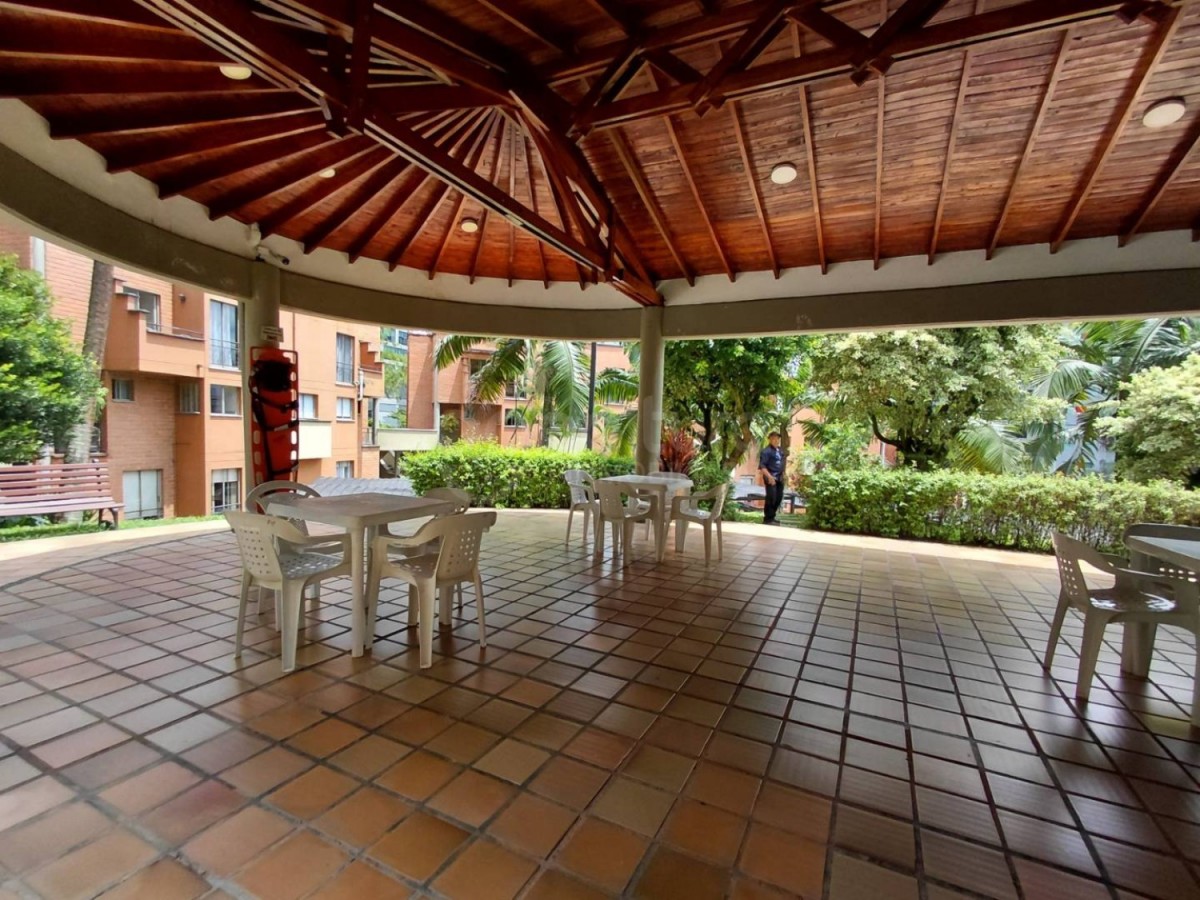 Apartamento en venta en Milla De Oro, Medellín · foto 14 de 19