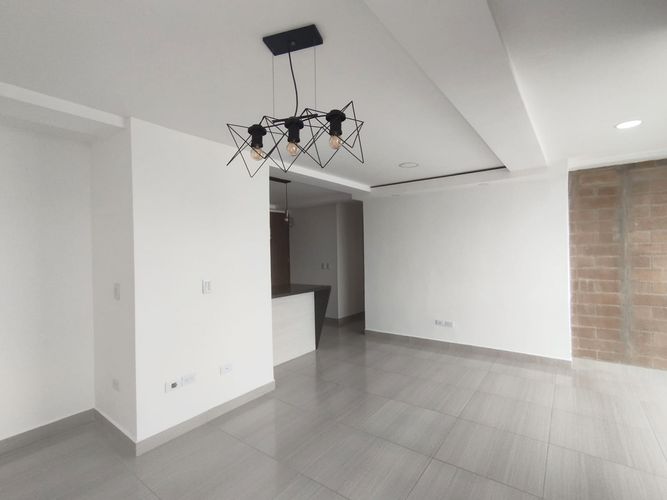Apartamento de 2 alcobas en arriendo en El Poblado, Medellín, 61 m² · foto 3 de 14
