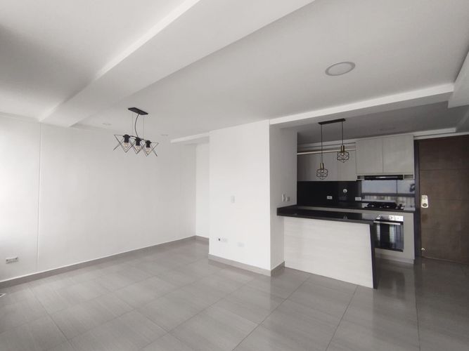 Apartamento de 2 alcobas en arriendo en El Poblado, Medellín, 61 m² · foto 4 de 14