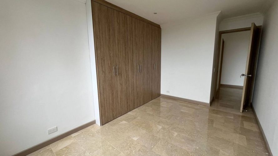 Apartamento de 3 alcobas en venta en Cristales, Cali, 124 m² · foto 7 de 24