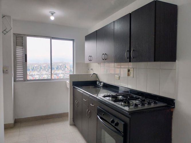 Apartamento de 2 alcobas en arriendo en El Poblado, Medellín, 65 m² · foto 4 de 14