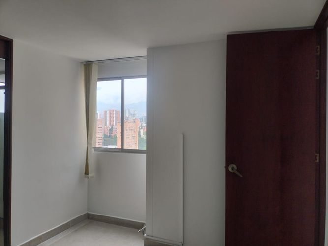 Apartamento de 2 alcobas en arriendo en El Poblado, Medellín, 65 m² · foto 7 de 14