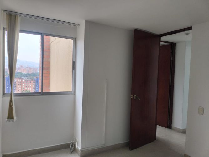 Apartamento de 2 alcobas en arriendo en El Poblado, Medellín, 65 m² · foto 8 de 14