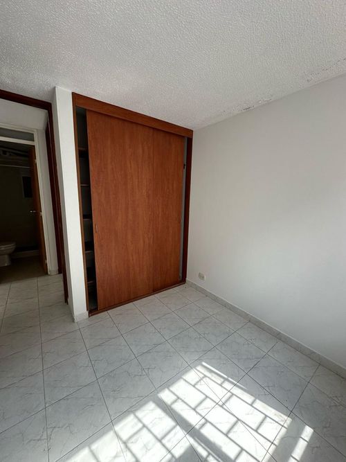 Apartamento de 2 alcobas en venta en Minuto De Dios, Bogotá, 44 m² · foto 2 de 7