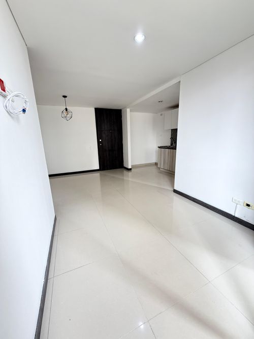 Apartamento de 2 alcobas en venta en Aves Maria, Sabaneta, 50 m² · foto 2 de 16