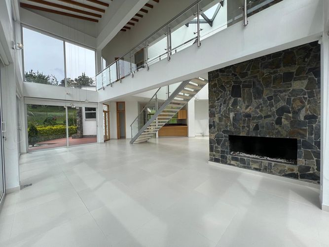 Casa de 4 alcobas en venta en El Carmen De Viboral, El Carmen de Viboral, 418 m² · foto 2 de 20