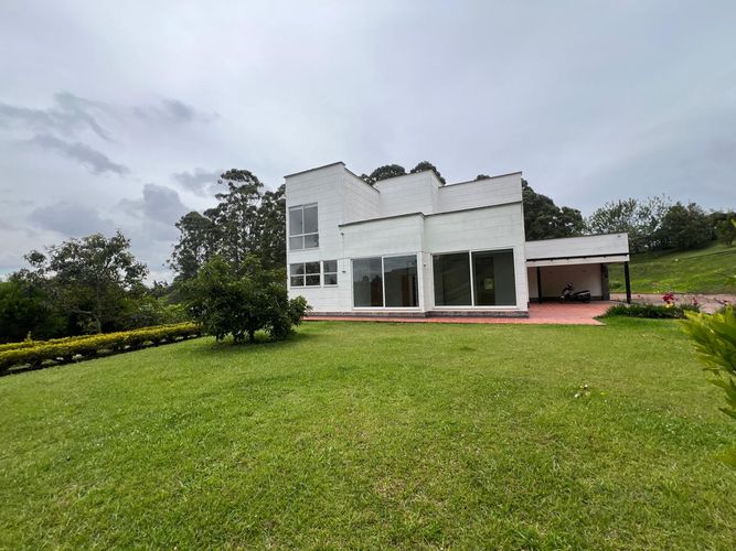 Casa de 4 alcobas en venta en El Carmen De Viboral, El Carmen de Viboral, 418 m² · foto 18 de 20