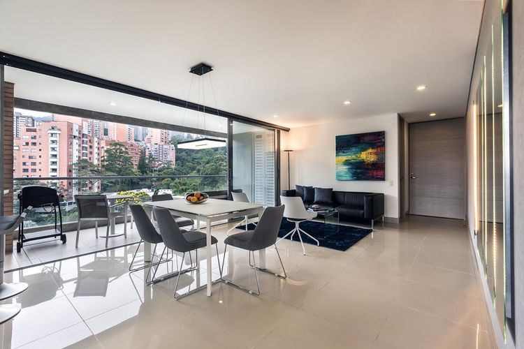 Apartamento de 3 alcobas en venta en El Poblado, Medellín, 137 m² · foto 3 de 15