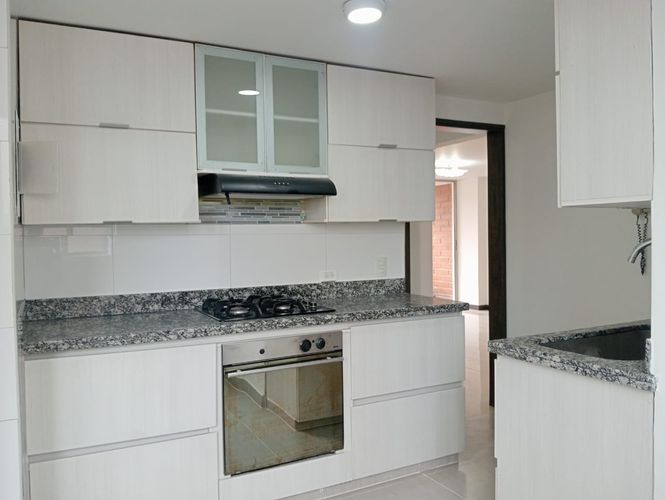 Apartamento de 3 alcobas en arriendo en Laureles, Medellín, 130 m² · foto 3 de 18