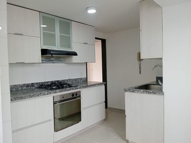 Apartamento de 3 alcobas en arriendo en Laureles, Medellín, 130 m² · foto 4 de 18