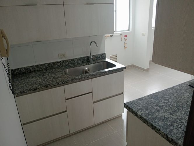Apartamento de 3 alcobas en arriendo en Laureles, Medellín, 130 m² · foto 6 de 18