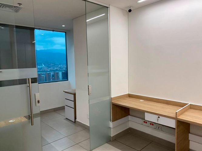 Oficina en venta en El Poblado, Medellín, 52 m² · foto 14 de 16