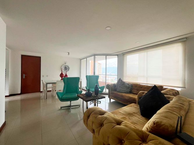 Apartamento de 3 alcobas en arriendo en Las Lomas, Medellín, 103 m² · foto 2 de 16
