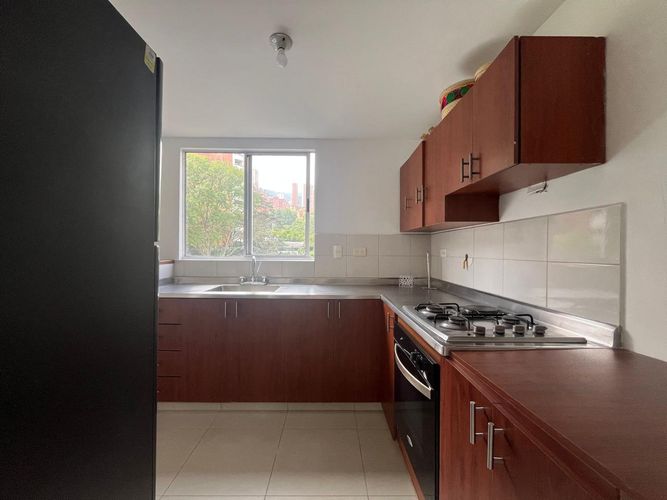 Apartamento de 3 alcobas en arriendo en Las Lomas, Medellín, 103 m² · foto 4 de 16