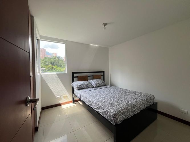 Apartamento de 3 alcobas en arriendo en Las Lomas, Medellín, 103 m² · foto 10 de 16